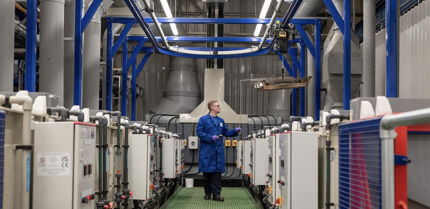 Metal coating tanks with engineer